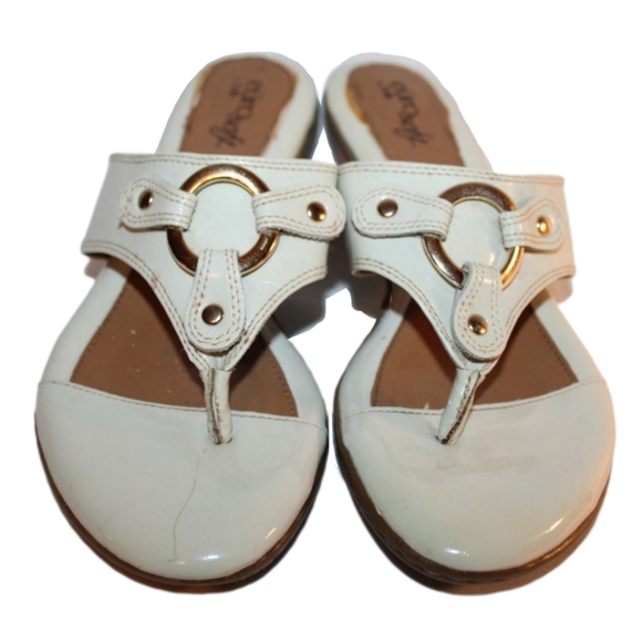Women's Slip-On Heeled Flip-Flops - Picture 5 of 16